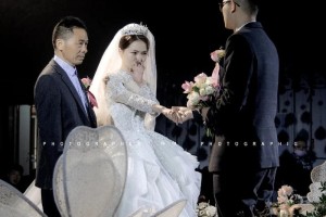 怎么判断一个婚礼跟拍师的好坏