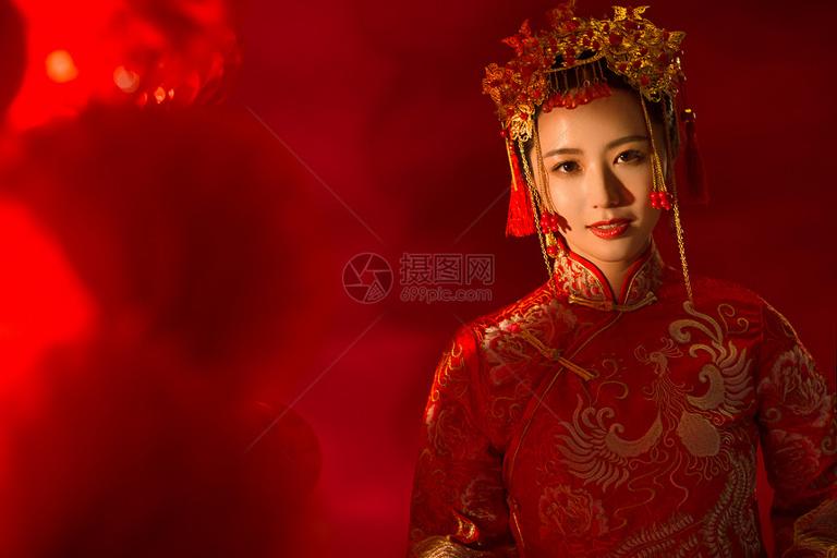 传统中式婚纱照有什么风格 中式婚纱照风格欣赏