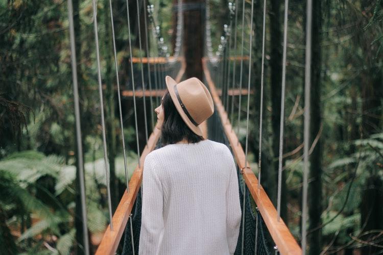 女人想跟你在一起的这几种暗示