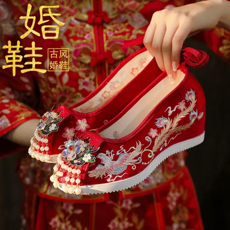 秀禾服配鞋子图片 秀禾服穿什么鞋子