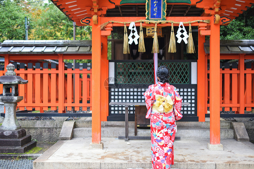 日本旅拍婚纱照多少钱   日本拍婚纱照景点推荐